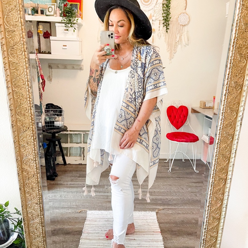 WHITE Lightweight Moroccan Floral Kimono - Picture 2 of 4